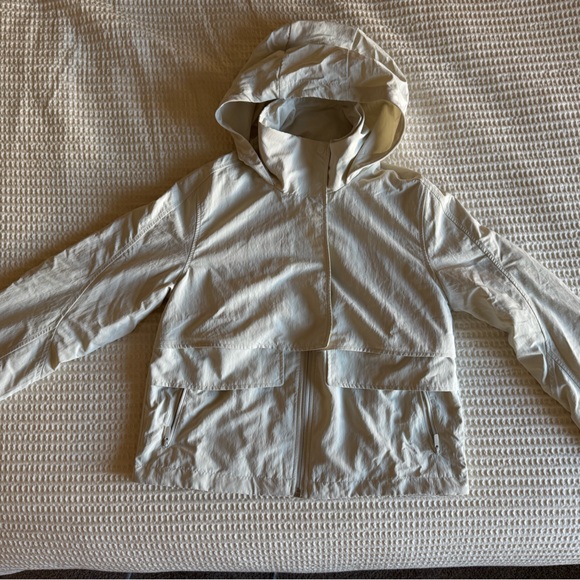 lululemon Always Effortless Classic-Fit Jacket - Light Ivory, size 4 - Picture 6 of 16